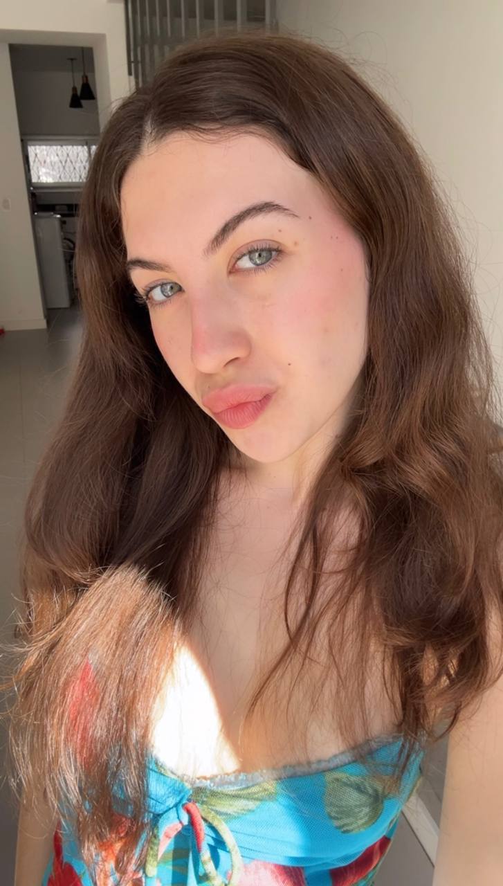 Nude girl Amber in Konya