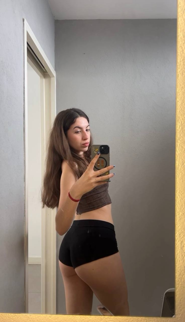 Amber in her underwear in Konya