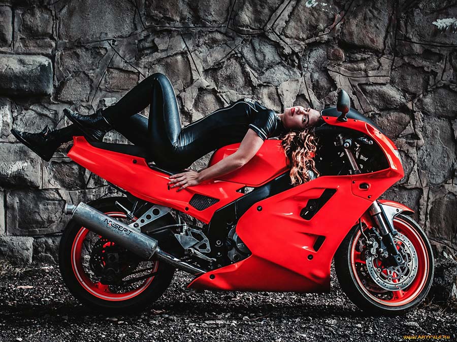 Beautiful girl Beautiful girls and motorcycles in Konya