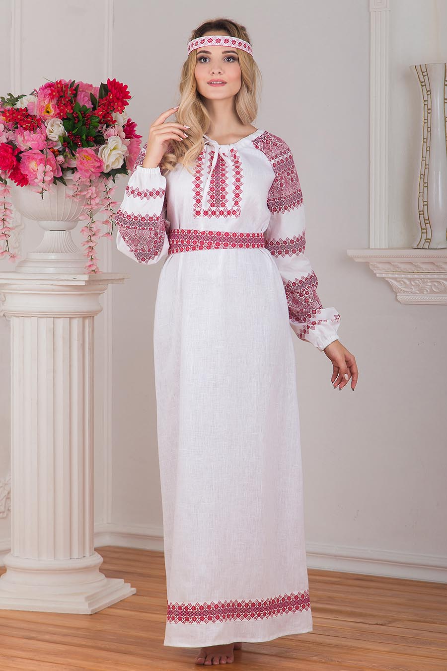 Women in Slavic costumes in Konya