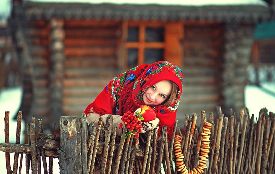 Sexy girl Women in Slavic costumes in Konya