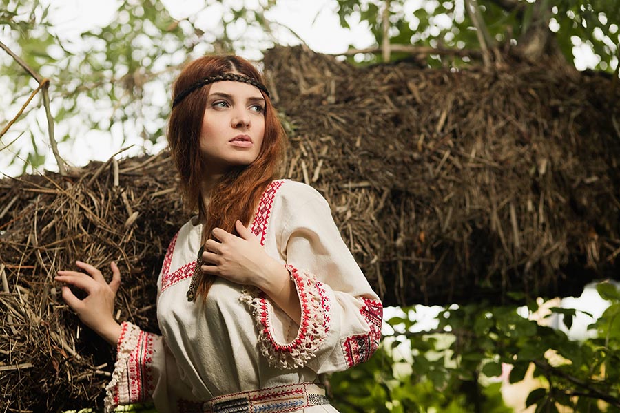 Women in Slavic costumes in Konya